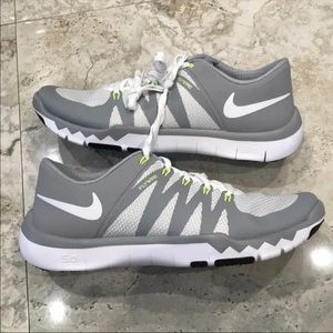 New Nike Men Training Athletic Shoes Sz 8
